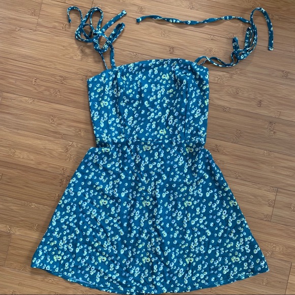 Zaful Dresses & Skirts - Green Flower Dress